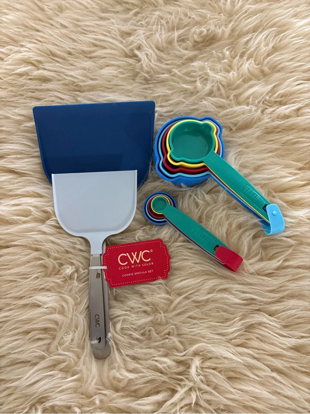 NWT Multi-Color Measuring Cups, Spoons & Spatula Set